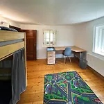 Villa Firmen- Und Ferienunterkunft Am Berzdorfer See, 3 Schlafzimmer, Haus Fuer Bis 6 Personen Gorlitz
