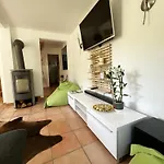 Firmen- Und Ferienunterkunft Am Berzdorfer See, 3 Schlafzimmer, Haus Fuer Bis 6 Personen * Gorlitz