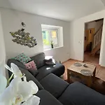 Villa Firmen- Und Ferienunterkunft Am Berzdorfer See, 3 Schlafzimmer, Haus Fuer Bis 6 Personen