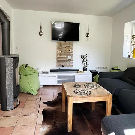 Firmen- Und Ferienunterkunft Am Berzdorfer See, 3 Schlafzimmer, Haus Fuer Bis 6 Personen * 괴를리츠
