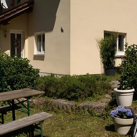 Firmen- Und Ferienunterkunft Am Berzdorfer See, 3 Schlafzimmer, Haus Fuer Bis 6 Personen Villa